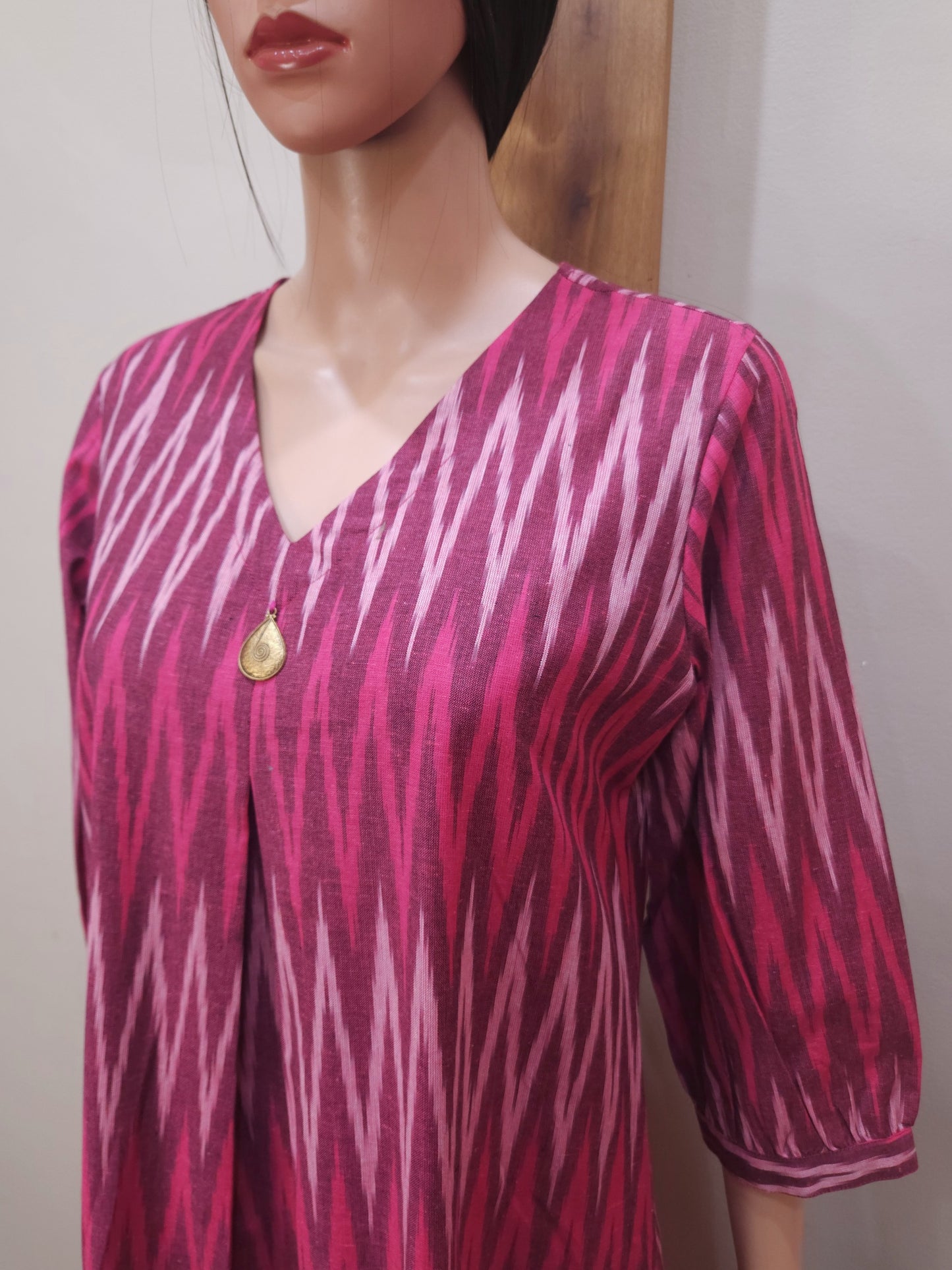 Red Pink Zigzag Cotton V Neck Kurti