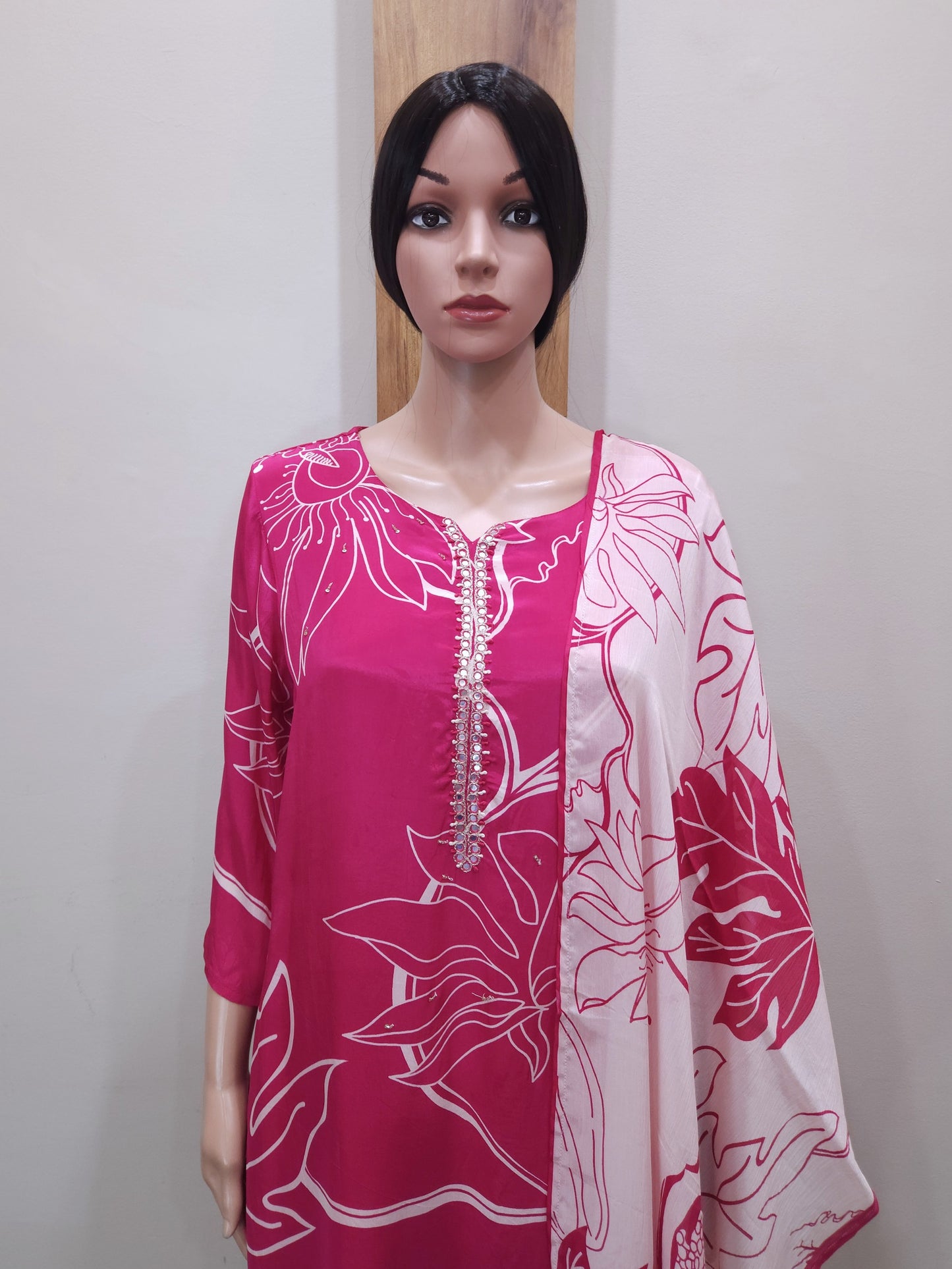 Red Floral Muslin Partywear Embroidered Dupatta Set