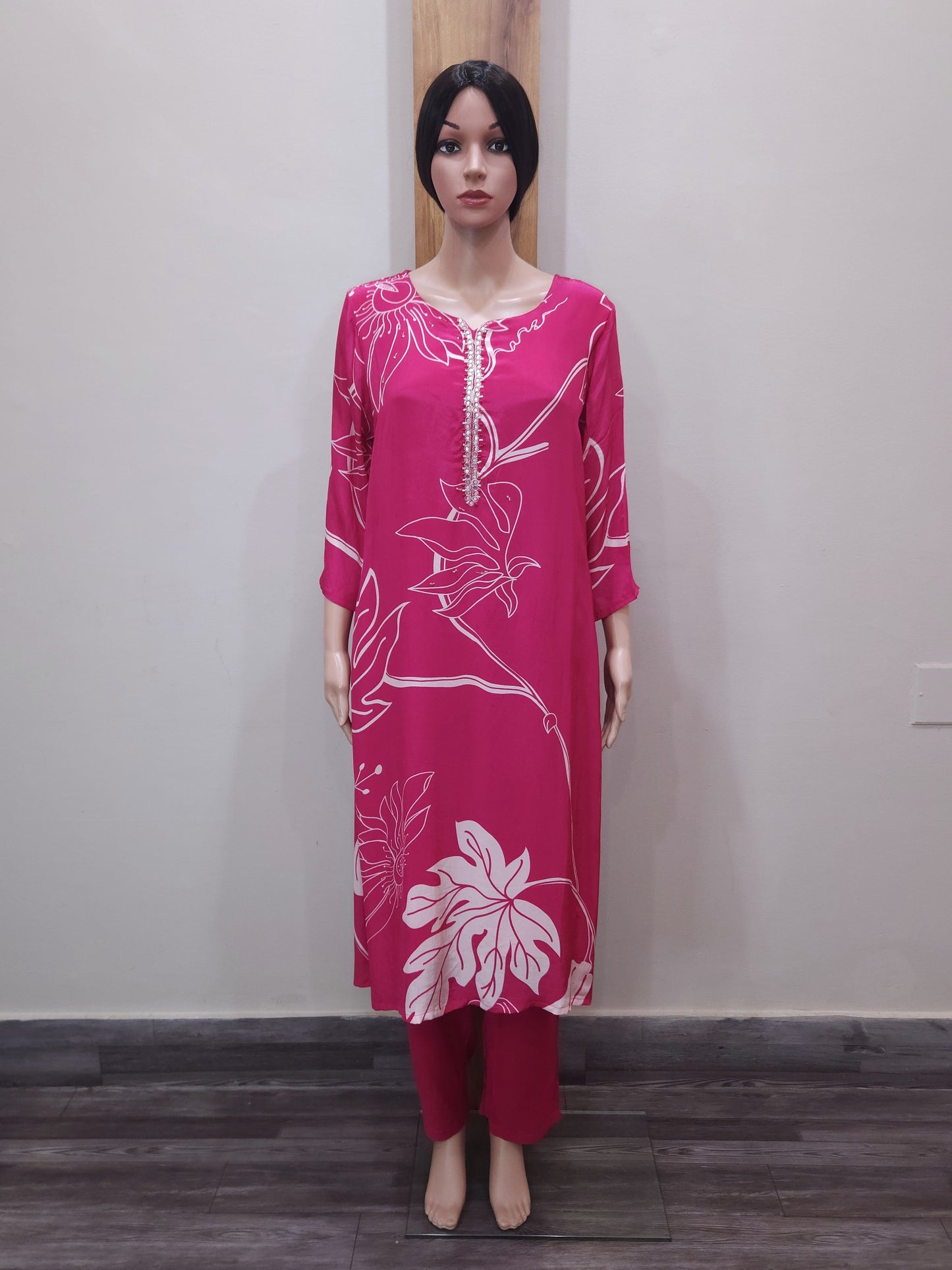 Red Floral Muslin Partywear Embroidered Dupatta Set