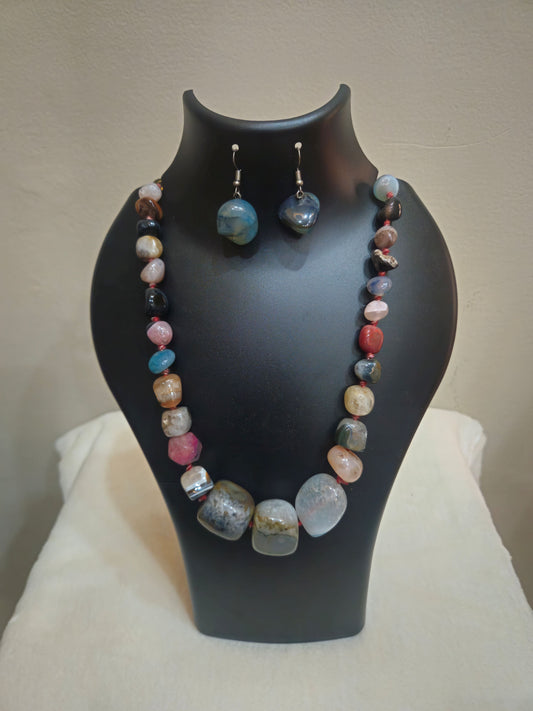 Multicolored Agates Necklace