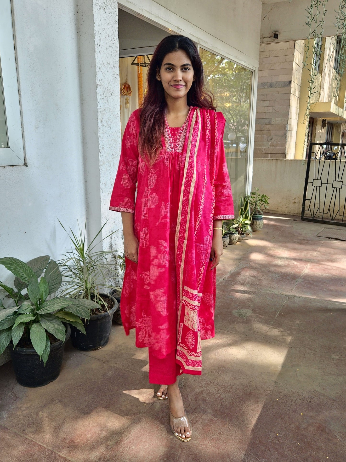 Pink Cotton V Neck Dupatta Set