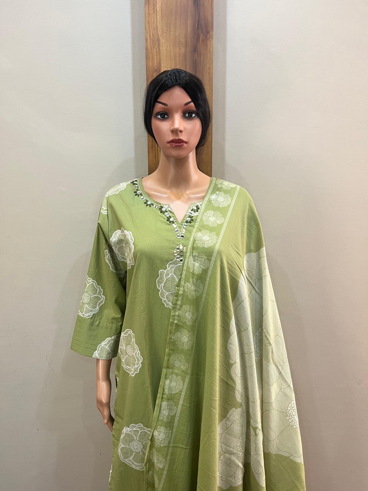 Green mirrorwork cotton DS