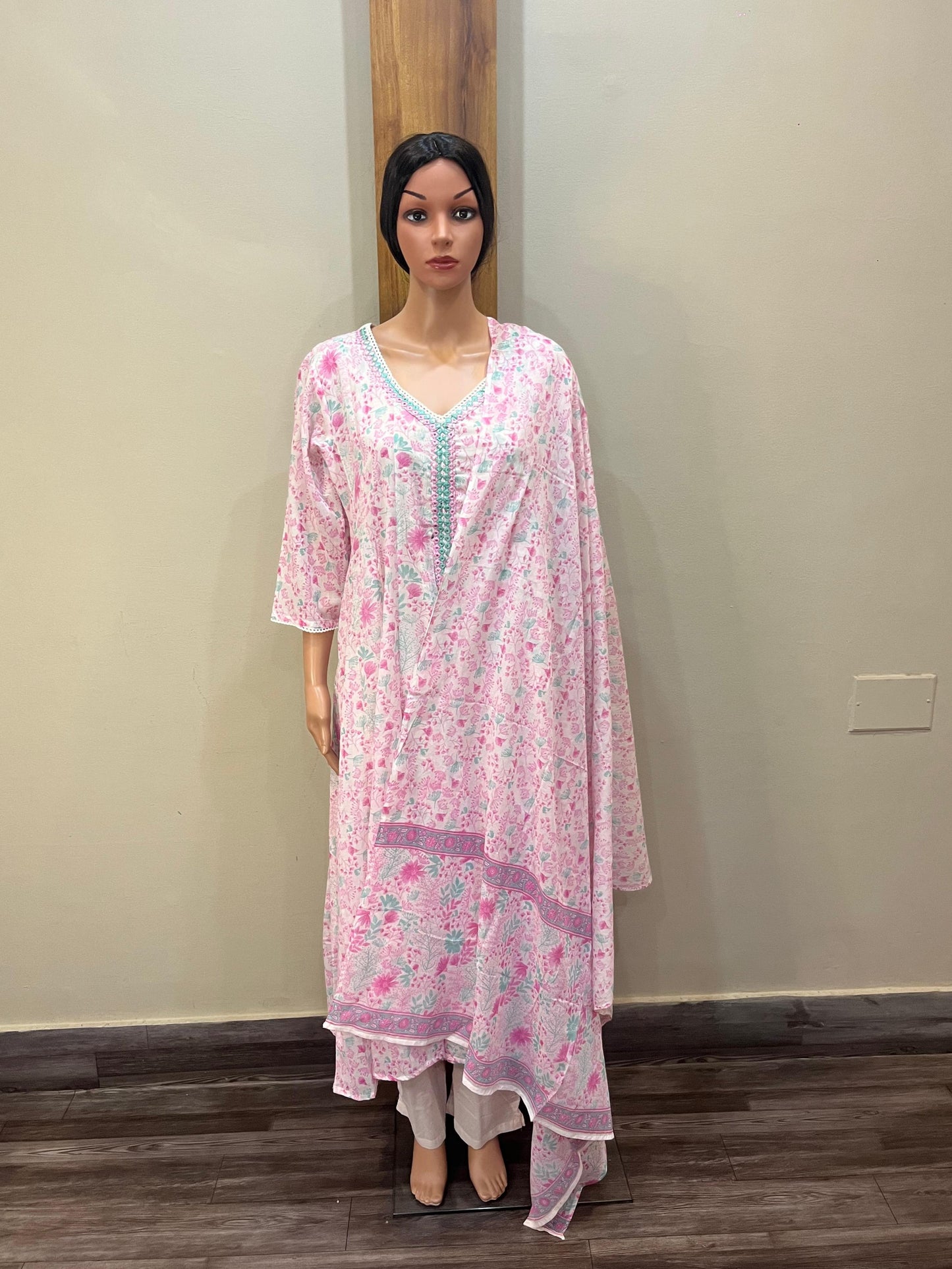 White pink mul cotton ds