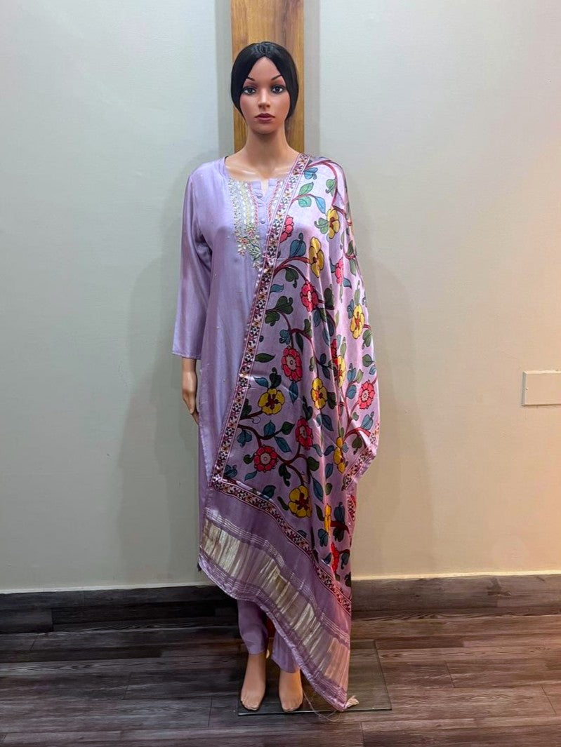 Lavender Dola Silk Kurta with Pant and Russian Silk Printed Dupatta