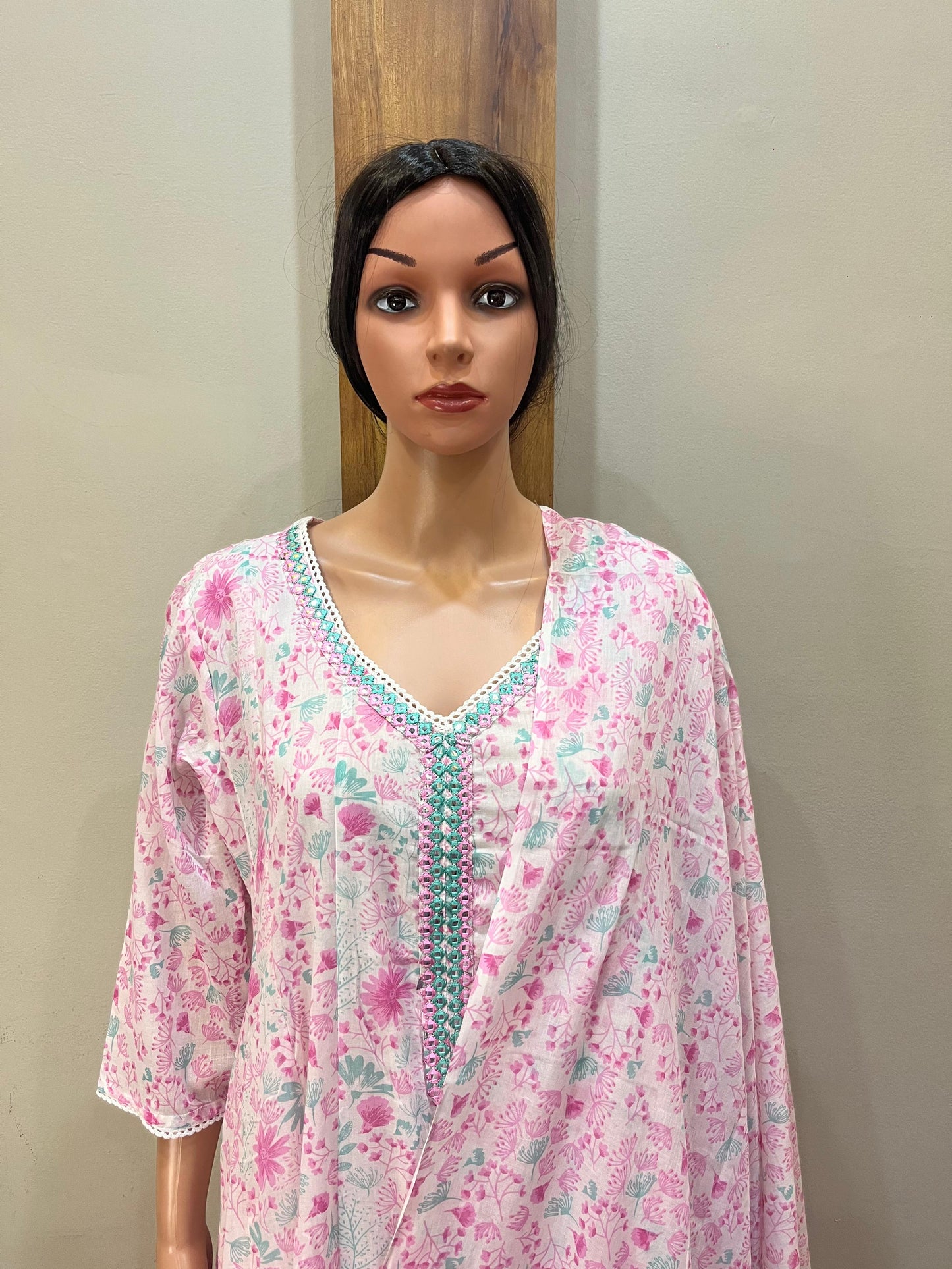 White pink mul cotton ds