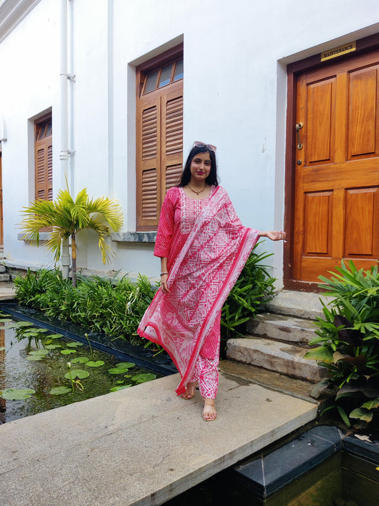 Pink Bandhini Print Cotton Kurti with Pant and Dupatta